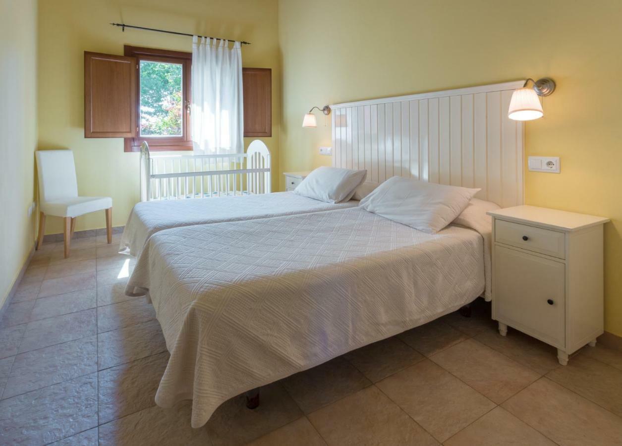 Apartamentos El Guindal Тапия-де-Касарьего Экстерьер фото