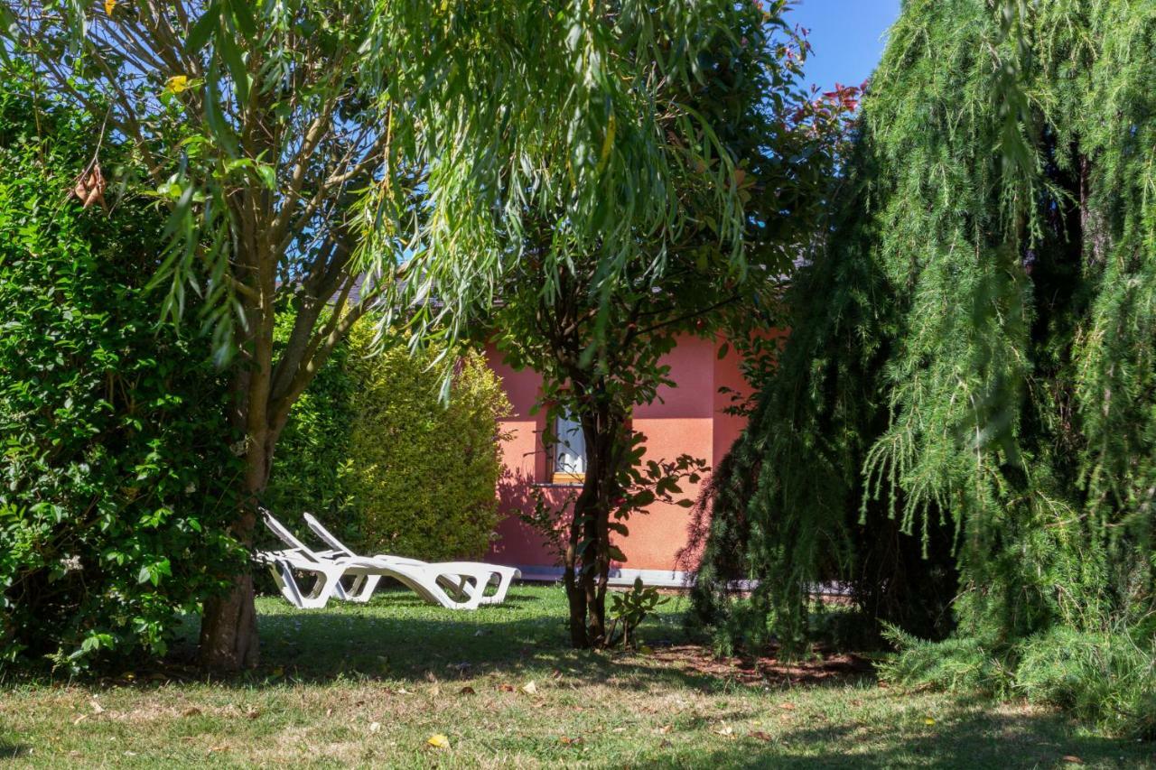 Apartamentos El Guindal Тапия-де-Касарьего Экстерьер фото